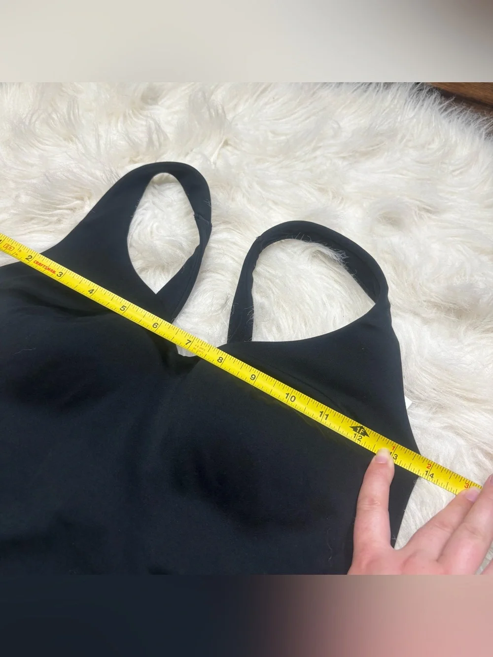 Nike Black Cropped Molded Cup Racerback Tank Top size Women’s Medium